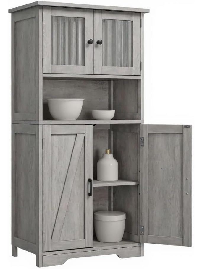 Alacena de cocina con puertas de cristal y estantes regulables en acabado gris